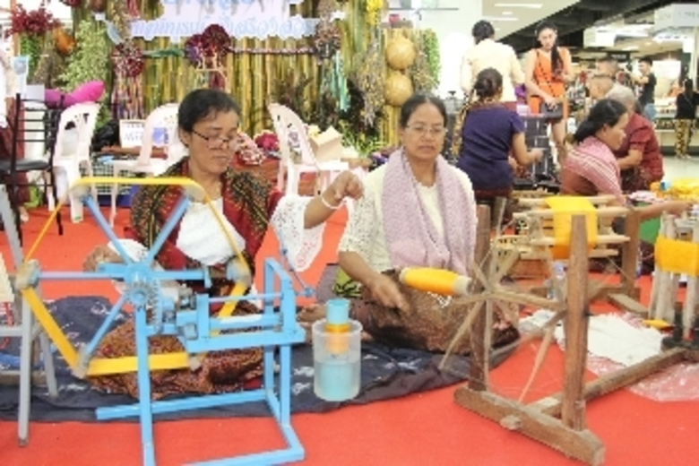 สำนักงานพัฒนาชุมชน จ.สุรินทร์ จัดงาน“เที่ยวสราญเมืองสะเร็น นิทรรศการโปรแกรมการท่องเที่ยวชุมชนหมู่บ้าน OTOP เพื่อการท่องเที่ยว” จังหวัดสุรินทร์