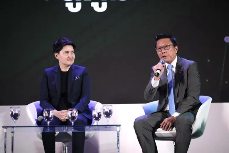 ขอนแก่นตื่นตัว...เร่งอัพเกรดความรู้ เปลี่ยนทันโลกยุคดิจิทัล หนุนแกร่งพัฒนาเมืองสู่ Smart City พร้อมแกะสูตร “Data” ชูธุรกิจโตเข้มแข็ง ในงานสัมมนา AIS ACADEMY for THAIs @ขอนแก่น