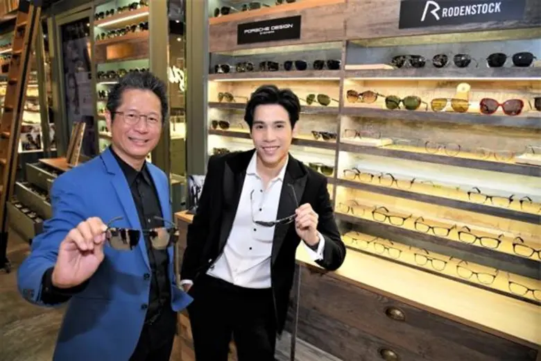 เคที ออพติค จับมือ “โรเด้นสต๊อก” ผู้นำจากเยอรมัน อัพเดทเทรนด์แว่นตาแฟชั่น  ชวนนักแสดงหนุ่มหล่อ เจษ [เจษฎ์พิพัฒ] ร่วมงาน “Open House Rodenstock” สาขาเมกาบางนา