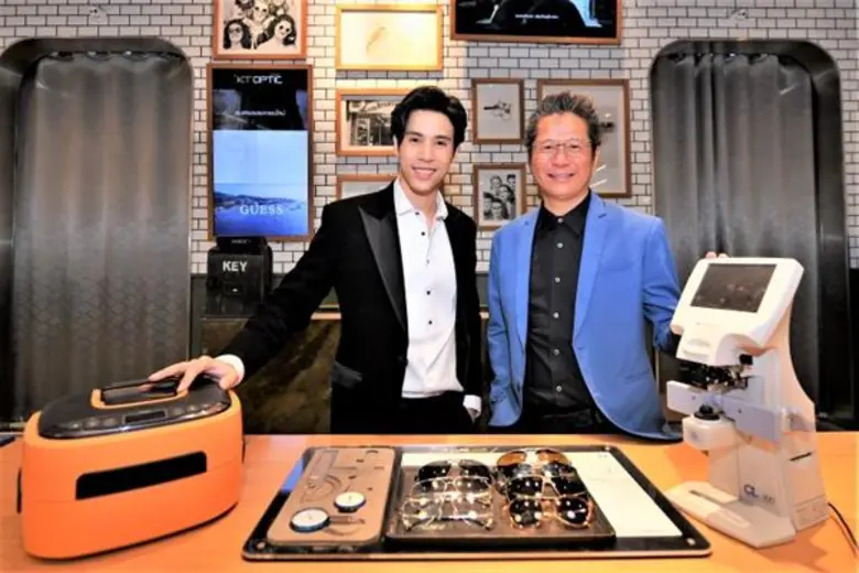 เคที ออพติค จับมือ “โรเด้นสต๊อก” ผู้นำจากเยอรมัน อัพเดทเทรนด์แว่นตาแฟชั่น  ชวนนักแสดงหนุ่มหล่อ เจษ [เจษฎ์พิพัฒ] ร่วมงาน “Open House Rodenstock” สาขาเมกาบางนา