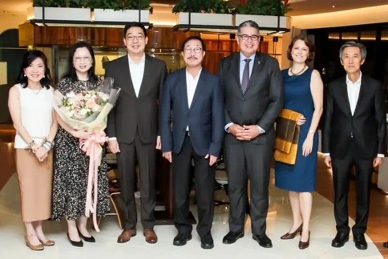 สุทธิธรรม จิราธิวัฒน์ (กลาง) ประธานคณะที่...