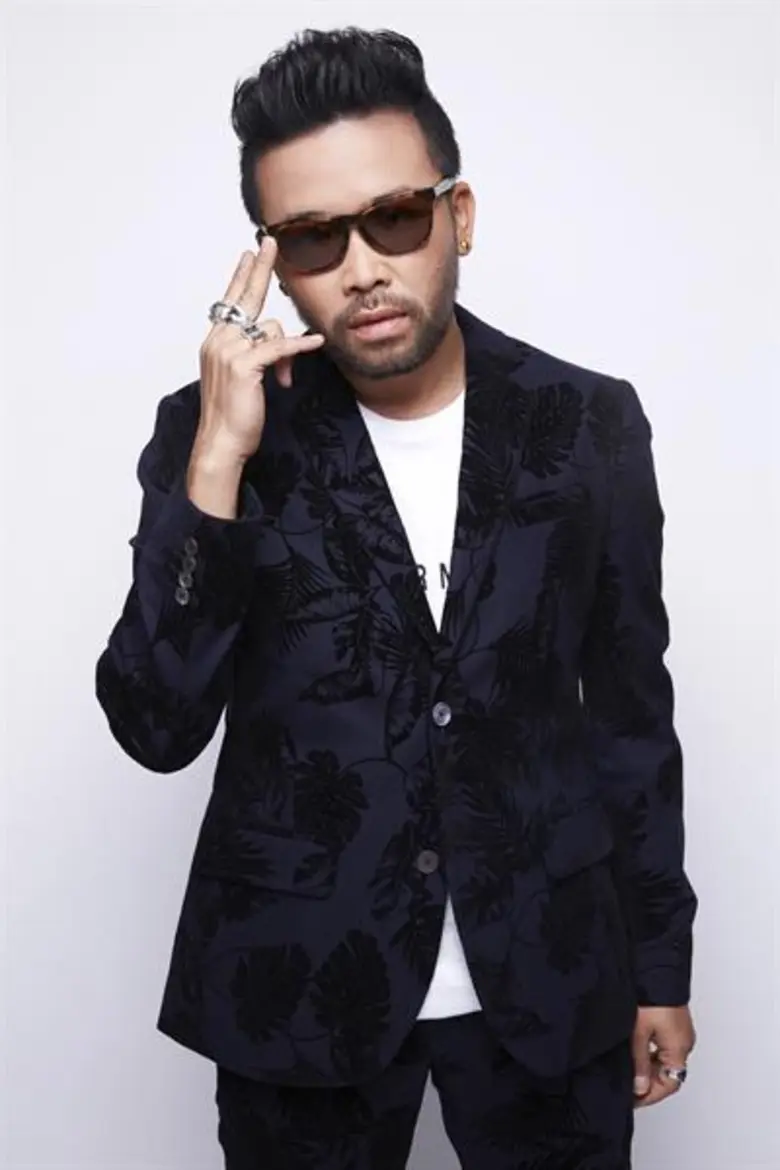 พิธีกรฝีปากกล้าแนวหน้าของเมืองไทย "น้าเน็...