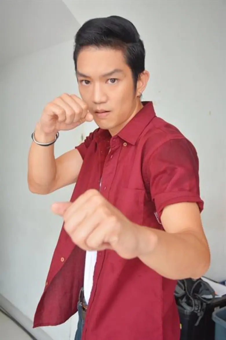 ท่าสวย บู๊สนุก “ท็อป ณฐกร” สวมบท “แดงไบ” จิ๊กโก๋มวยพระกาฬ ใน “สายบู๊ ฟัด จัด หนัก”