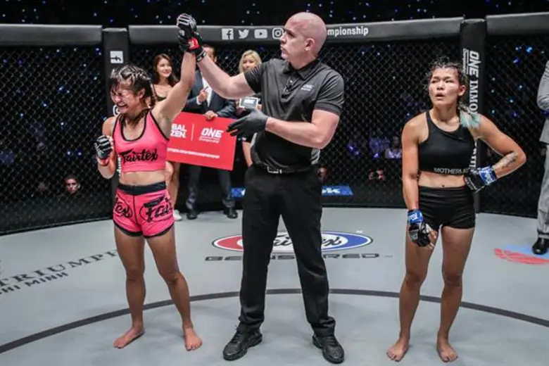 "เพชรดำ เพชรยินดีอะคาเดมี่" พ่ายน็อก "อิเ...