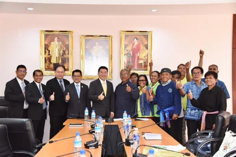 นายธนา ชีรวินิจ เลขานุการรัฐมนตรีว่าการกร...