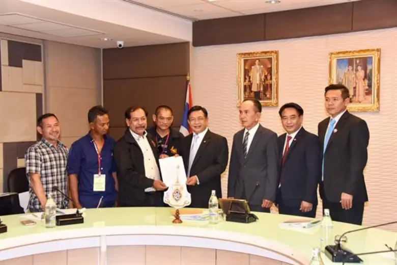 นายอลงกรณ์ พลบุตร ที่ปรึกษารัฐมนตรีว่าการ...