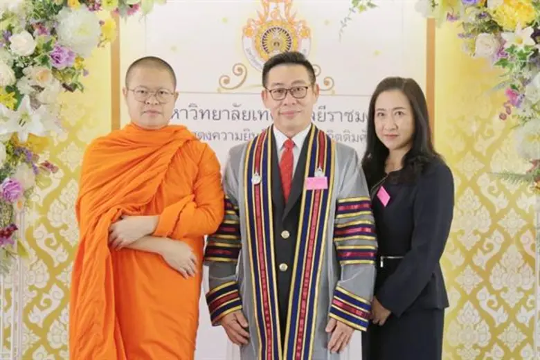 ปลื้มความสำเร็จ เข้ารับพระราชทานปริญญาวิศ...