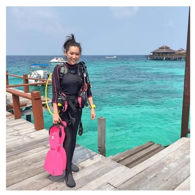 Gossip News: ศรินญา ไฮโซสาวสายอนุรักษ์เร่งระดมเงินทุนช่วยทำขาเทียมให้เต่าตนุ “ฟุกุ”