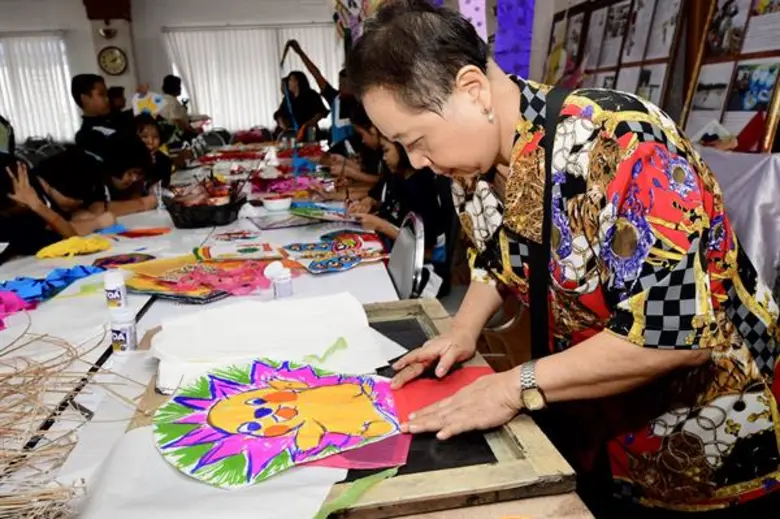 อาชีวะฟื้นทำว่าวไทยโดย “ซุปเปอร์เป็ด” ผู้สืบสานตำนานว่าวไทย