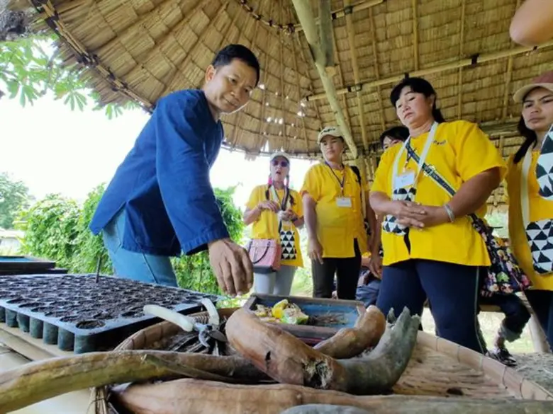 กลุ่ม ปตท.ระยอง ยกขบวนผู้นำชุมชน ลงพื้นที่ สวนสามพราน จ.นครปฐม ศึกษาวิถีชีวิตแบบไทย เรียนรู้คุณค่าการใช้ประโยชน์จากทรัพยากรธรรมชาติ