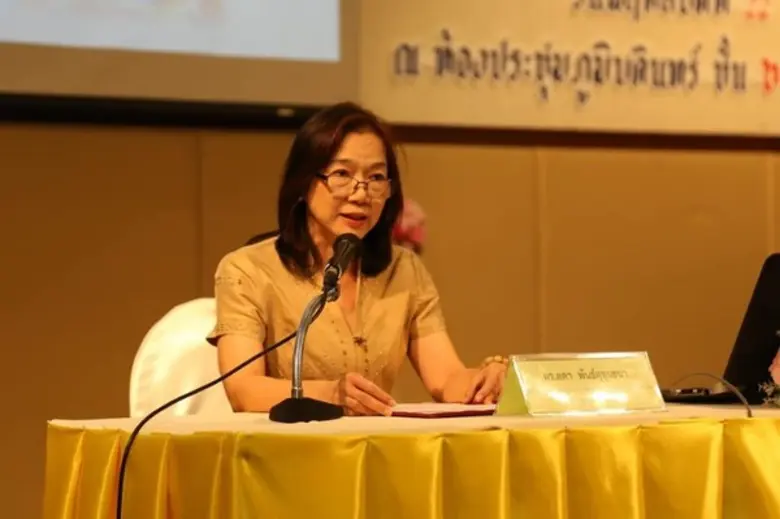 ดร.ลดา พันธ์สุขุมธนา ผู้อำนวยการสำนักหอสม...