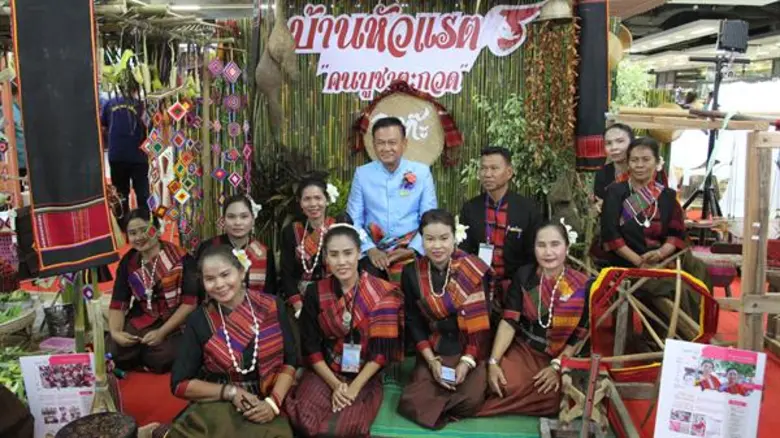 สำนักงานพัฒนาชุมชน จ.สุรินทร์ จัดงาน“เที่ยวสราญเมืองสะเร็น นิทรรศการโปรแกรมการท่องเที่ยวชุมชนหมู่บ้าน OTOP เพื่อการท่องเที่ยว” จังหวัดสุรินทร์