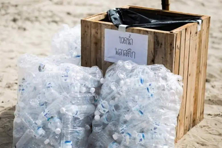 เซ็นทรัล เอ็มบาสซี จับมือ เหล่าองค์กรพิทักษ์สิ่งแวดล้อม ร่วมเก็บและคัดแยกขยะพลาสติก ณ ชายหาดบางแสน เพื่อเพิ่มมูลค่าให้เป็นได้มากกว่าขยะเหลือทิ้ง
