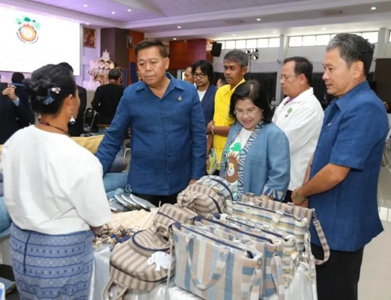 เบโด้ ลุยต่อเนื่องจัด Road Show ที่สกลนคร ชุมชนต้นแบบเศรษฐกิจชีวภาพ สานต่อโครงการ“ชุมชนไม้มีค่า-ป่าครอบครัว ตามหลัก BEDO Concept”