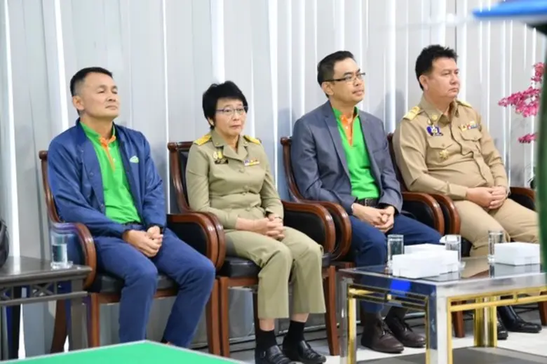 มกอช. มอบป้ายรับรองสถานที่จำหน่ายสินค้า Q ตรวจสอบเข้มคุณภาพมาตรฐานปลอดภัย GAP