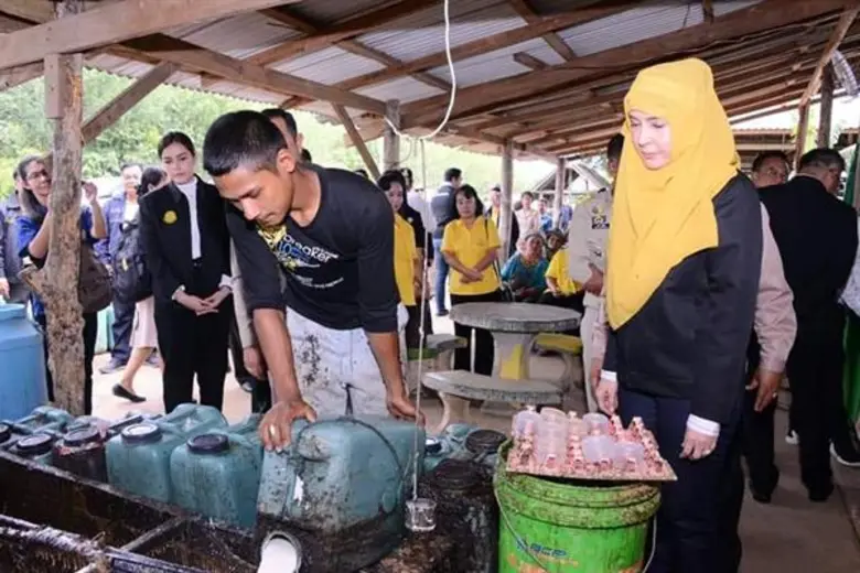 นางสาวมนัญญา ไทยเศรษฐ์ รัฐมนตรีช่วยว่าการ...