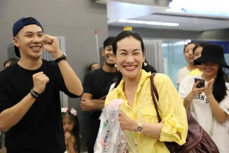 ทำงานร่วมกันใน ละครเวที "บัลลังก์เมฆ เดอะ...