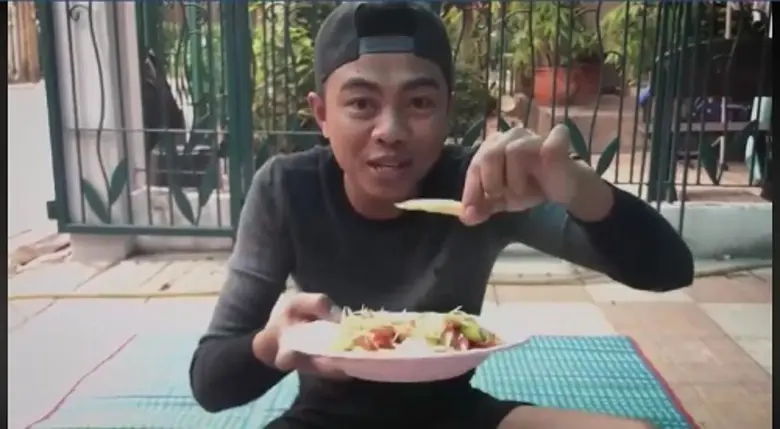 เรียกว่าเป็นพรีเซ็นเตอร์ดีเด่นแห่งปีก็ว่า...