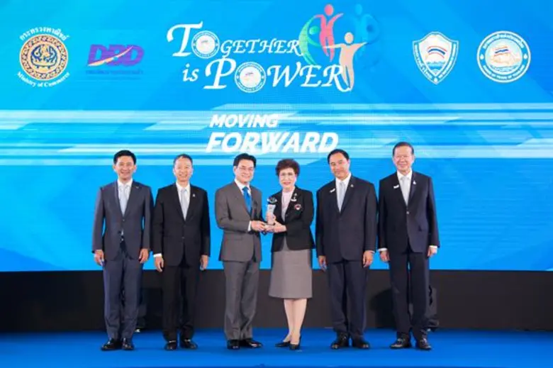 นายจุรินทร์ ลักษณวิศิษฏ์(ที่ 3 จากซ้าย) ร...