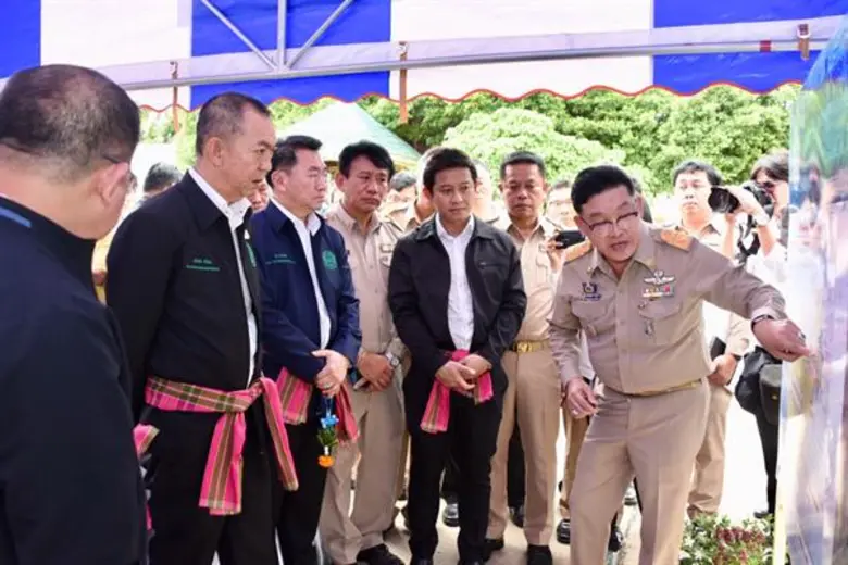 นายเฉลิมชัย ศรีอ่อน รัฐมนตรีว่าการกระทรวง...