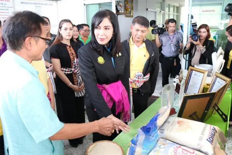 รัฐมนตรีช่วยว่าการกระทรวงเกษตรและสหกรณ์ตรวจเยี่ยมโรงสีข้าวสหกรณ์ร้อยเอ็ด เน้นตลาดนำการผลิต ดันซุปเปอร์มาเก็ตสหกรณ์จำหน่ายสินค้าคุณภาพสู่ผู้บริโภค