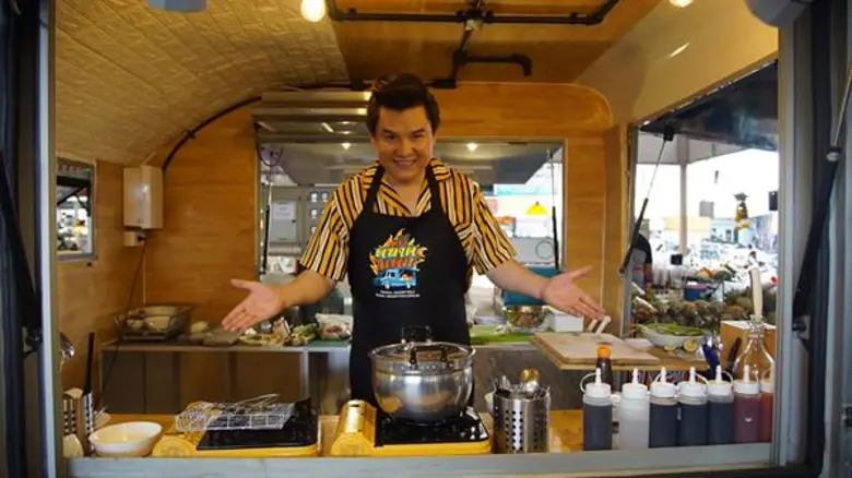 “รุ่ง สุริยา-ดาว มยุรีย์” ปาดเหงื่อกับลาบหมูทอดและข้าวจี่ ในรายการ “ครัวตลาดแตก”วันอาทิตย์ 1 ก.ย.นี้