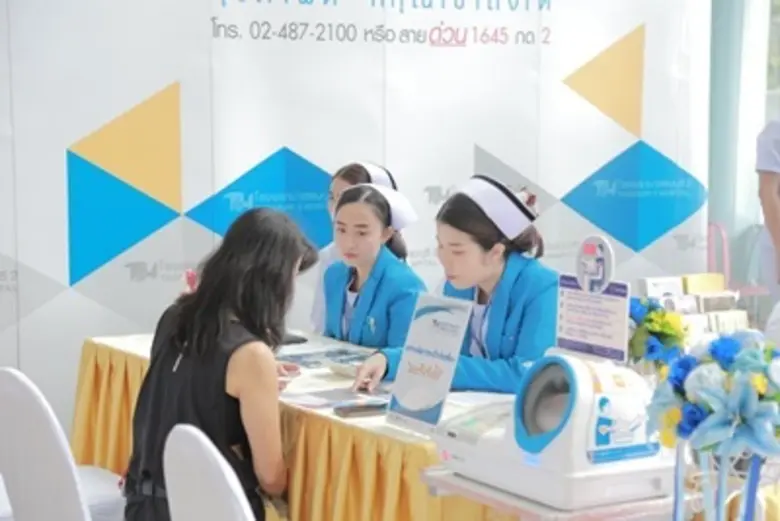 คุณเรวดี ไผ่เกาะ ผู้อำนวยสายบริหาร รพ.ธนบ...