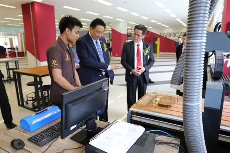 มทร.อีสาน เปิดห้อง Fabrication Lab ผลิตนักนวัตกรรมแห่งอนาคต