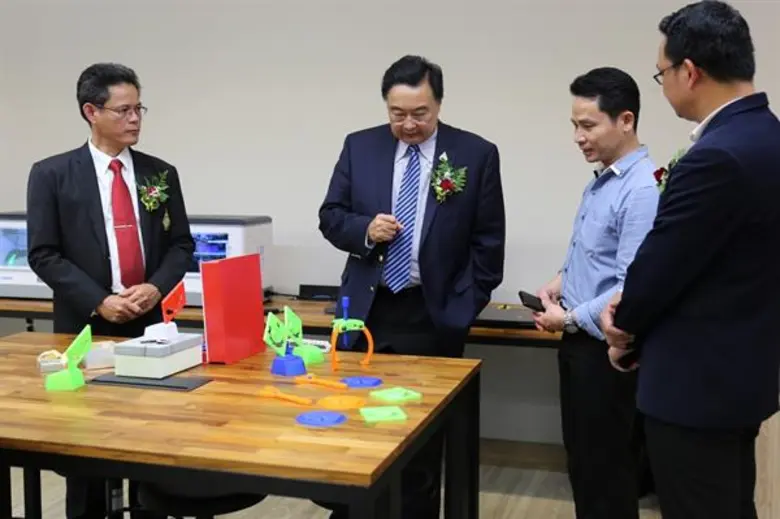 มทร.อีสาน เปิดห้อง Fabrication Lab ผลิตนักนวัตกรรมแห่งอนาคต