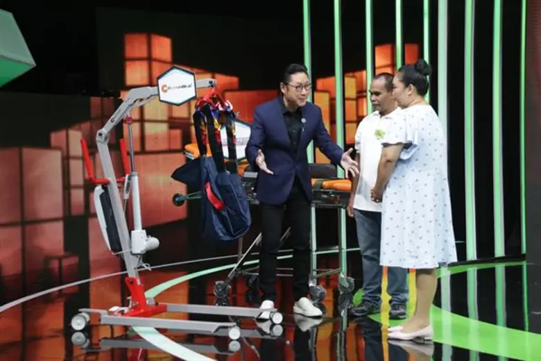 “น้องวุ้น” สาวใจแกร่ง แม้กายเป็นอัมพาต แต่ใจสู้ ยกครอบครัวลุ้ยคว้า "กล่องของขวัญ"