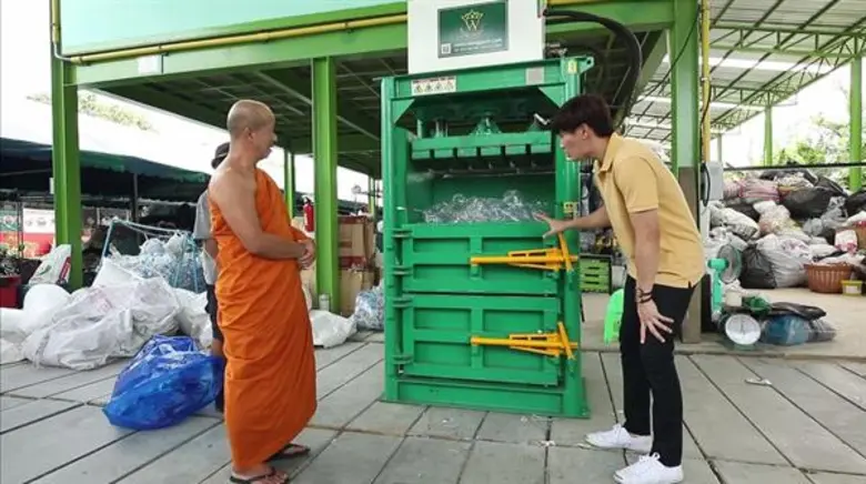 “กาย” พาทึ่ง “จีวร พลาสติกรีไซเคิล” จ.สมุทรปราการ