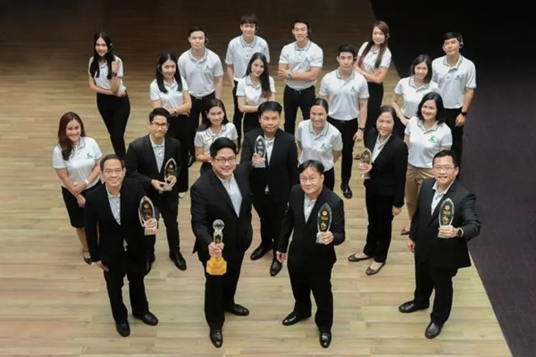 ดร. พิพัฒน์พงศ์ โปษยานนท์ (แถวหน้า ที่ 2 ...