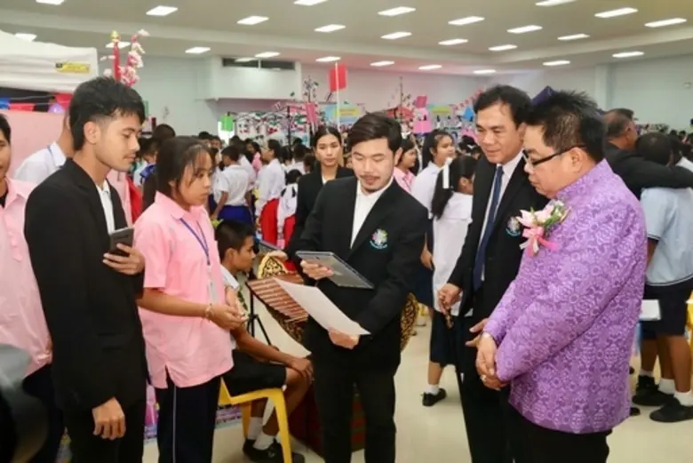 ดร.นิพนธ์ ก้องเวหา ผู้อำนวยการสำนักงานเขต...