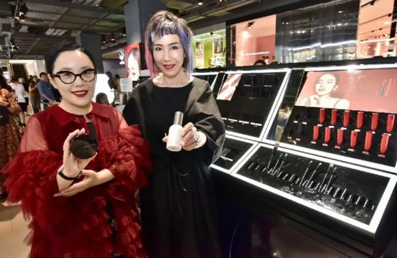 “JUNG SAEM MOOL” เมคอัพสุดฮอตจากแดนกิมจิเปิดตัวครั้งแรกในไทย!! นำเทรนด์ความงามแบบ “ Glass Skin” เผยผิวฉ่ำวาวชุ่มชื่นกระจ่างใส สาวกบิวตี้ห้ามพลาด ณ ชั้น G สยามเซ็นเตอร์