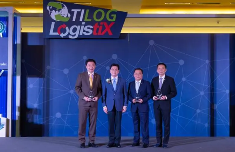 นายจุรินทร์ ลักษณวิศิษฏ์ (ที่ 2 จากซ้าย) ...