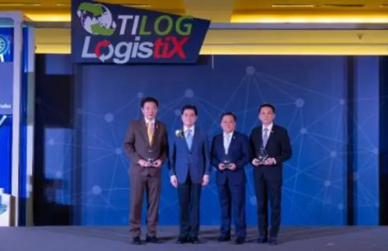 นายจุรินทร์ ลักษณวิศิษฏ์ (ที่ 2จากซ้าย) ร...