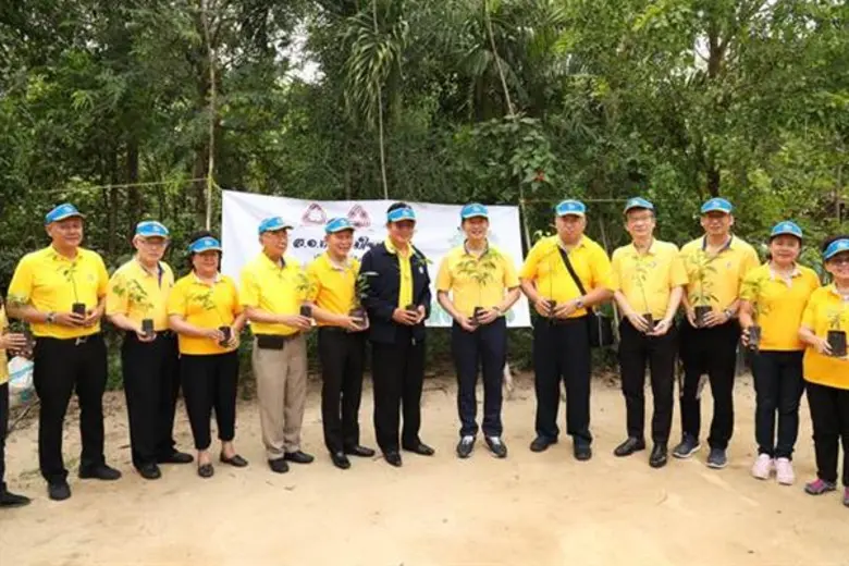 นายสุพันธุ์ มงคลสุธี ประธานสภาอุตสาหกรรมแห่งประเทศไ...