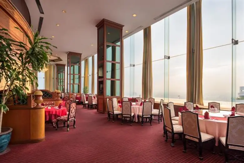 ภัตตาคารไชน่าพาเลซ โรงแรมปรินซ์พาเลซ จัดโ...