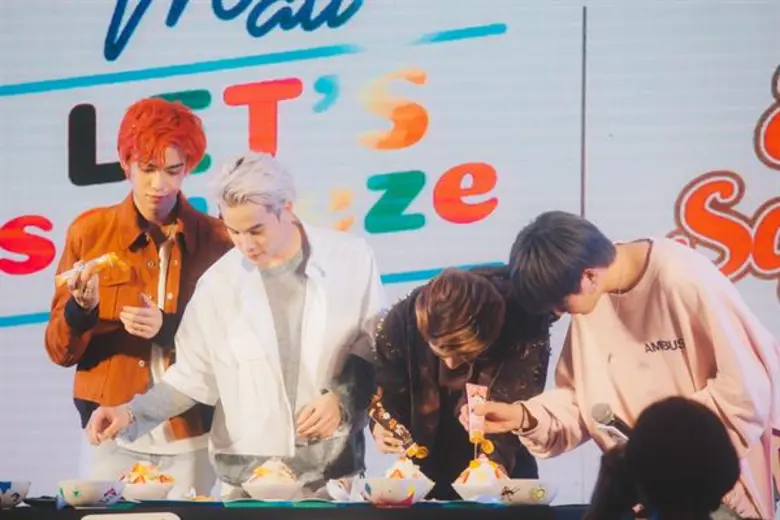 มะลิ จัดงาน “Mali LET’s Squeeze” (มะลิ เลทส์ สควีซ) เปิดตัว 4 หนุ่มพรีเซนเตอร์กลุ่มใหม่