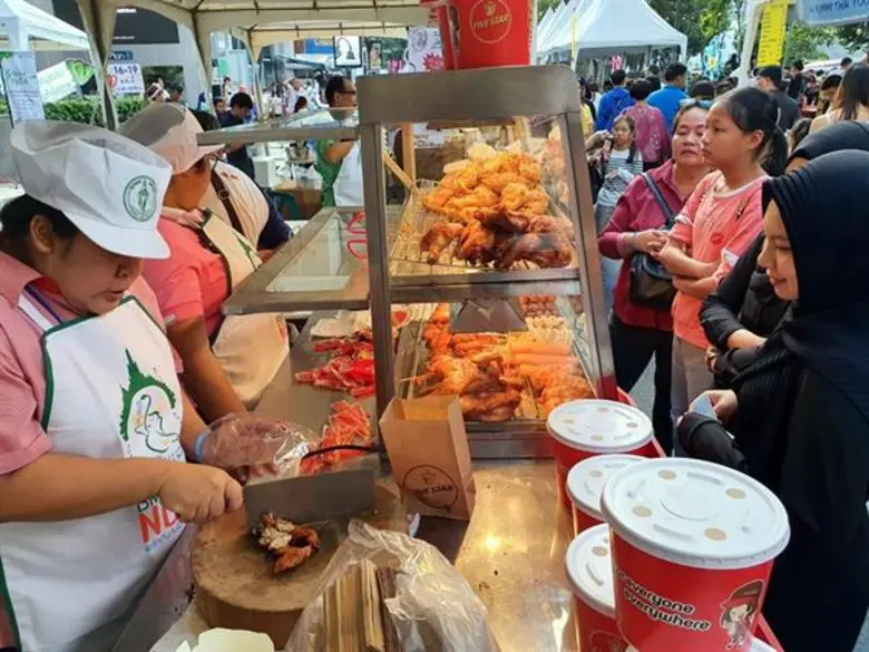ซีพีเอฟ ขนทัพอาหารอร่อยปลอดภัย ร่วมงานถนนคนเดินสีลม