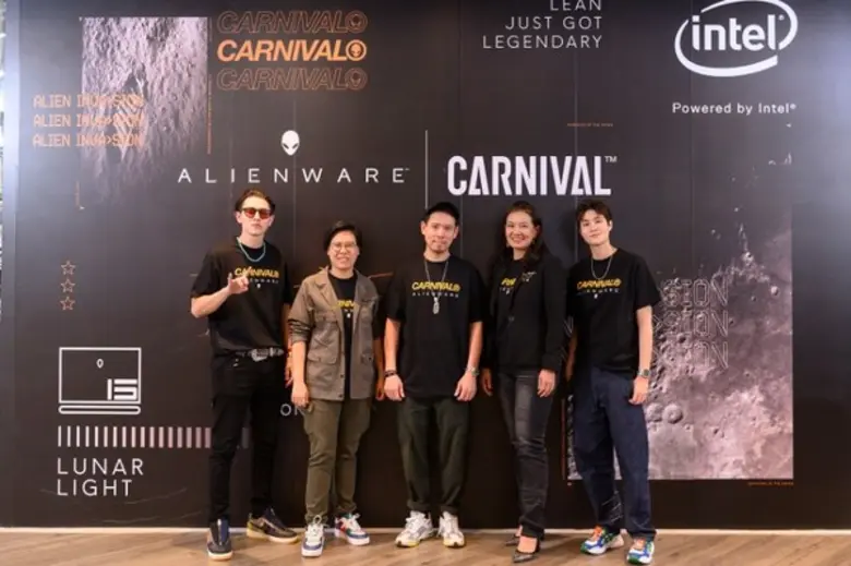 นางเลิศลักษณ์ กุลสุทธิ (ที่ 2 จากขวา) ผู้...