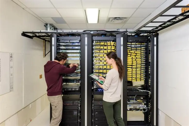 - คุ้มค่ากว่า มั่นใจกว่ากับแพลตฟอร์มคลาวด...