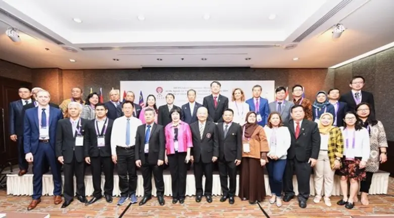 รัฐมนตรีว่าการกระทรวงแรงงาน เปิดประชุมวิช...