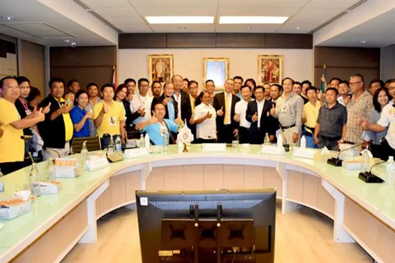 นายเฉลิมชัย ศรีอ่อน รัฐมนตรีว่าการกระทรวง...