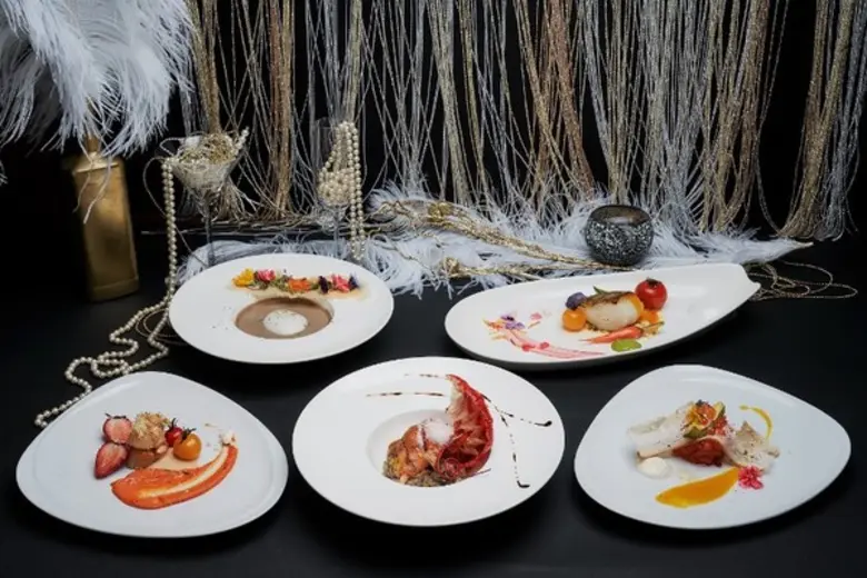 ฉลองเทศกาลแห่งความสุขสไตล์โมเดิร์นแกสบี้ ที่โรงแรมเดอะ คอนทิเน้นท์ กรุงเทพ	