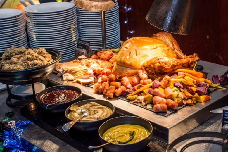 ฉลองคริสต์มาส-ปีใหม่ที่โรงแรมพูลแมน กรุงเทพฯ แกรนด์ สุขุมวิท