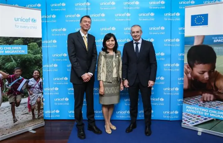 อียู - ยูนิเซฟออกรายงานล่าสุด เพื่อลดอุปสรรคทางการศึกษาของเด็กข้ามชาติในประเทศไทย รายงานฉบับใหม่เสนอตัวอย่างแนวปฏิบัติที่มีประสิทธิภาพเพื่อให้เด็กข้ามชาติได้เข้าถึงการศึกษาอย่างแท้จริง