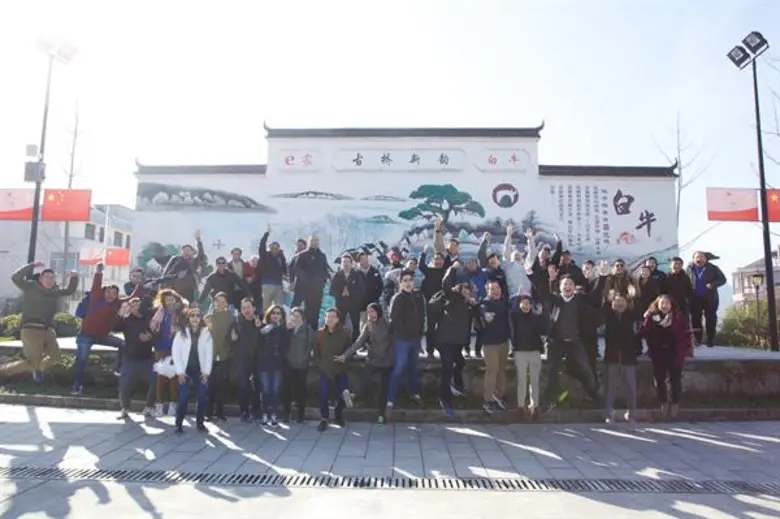 ตัวแทนผู้ประกอบการไทย 8 รายจากหลากหลายอุต...