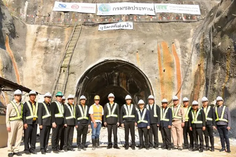 นายเฉลิมชัย ศรีอ่อน รัฐมนตรีว่าการกระทรวง...