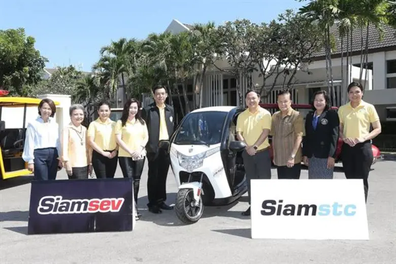 จากภาพ นายธานินทร์ ถิตตยานุรักษ์ ประธานหอ...